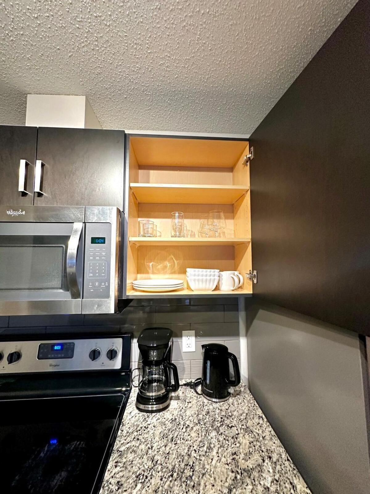 Apartment 1bed Blue House High Rise Manning Area *